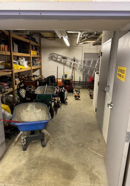 123 South Main Street, Newtown, CT 06470